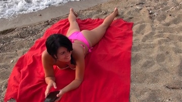 Alexandra Wett - Free fuck on the beach